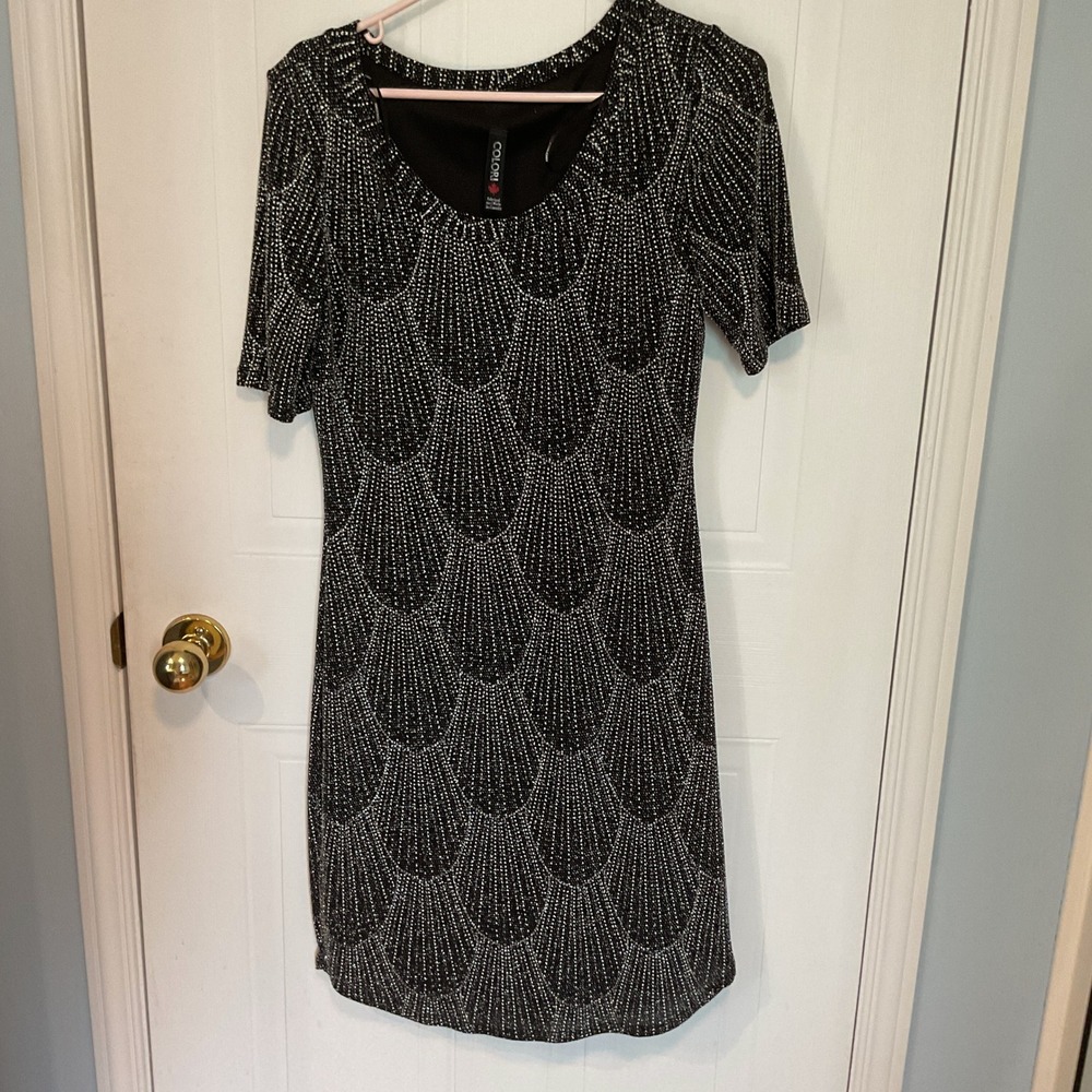 Colori Metallic Scallop Sheath Dress Womens Large Black Silver Excellent Sparkle